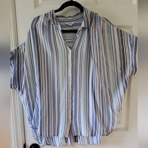 Blue stripe doleman style sleeves.